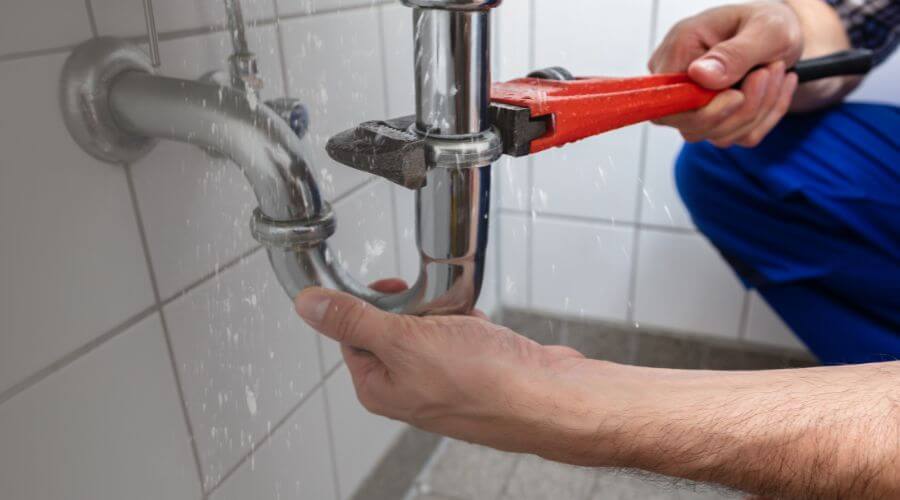 Expert burst pipe repair services in Sour Lake, TX